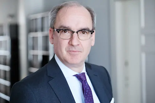 Porträt von Dipl.-Kaufmann Prof. Dr. Hanns-Ferdinand, Geschäftsführer für Kommunen &
                            Institutionelle Partner bei Zunft[orte]